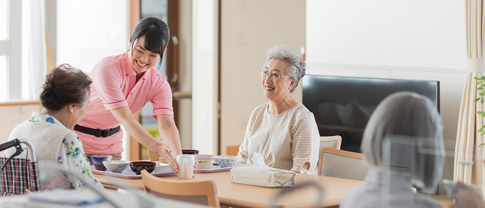 介護度・暮らし方・エリア——3つの軸で絞り込む｜福岡の老人ホーム比較｜介護付・住宅型・サ高住の違いと選び方